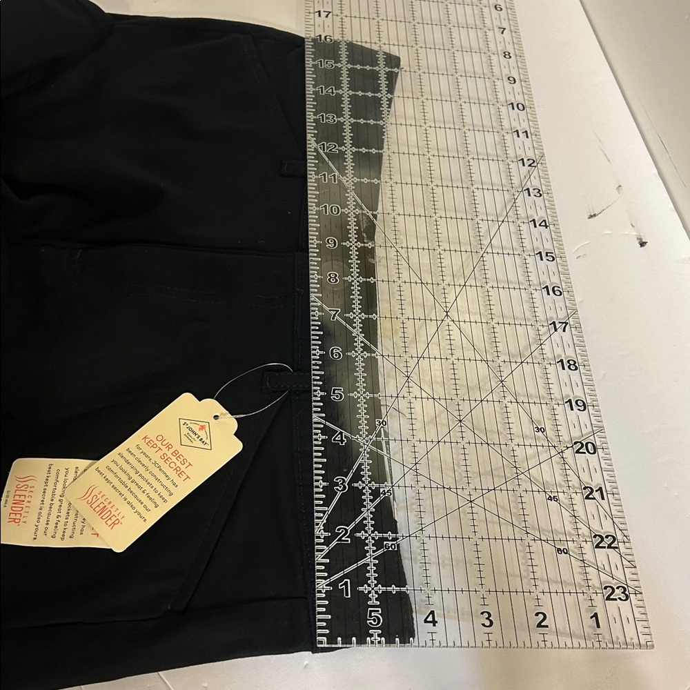 ST.John’s Bay Bermuda short black NWT MID RISE - Picture 7 of 12